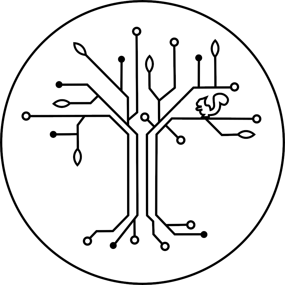 Ein stilisierter Baum aus Leiterbahnen, an einigen Enden der Bahnen wachsen Blätter und in einem Ast sitzt ein Eichhörnchen AKND3 Logo